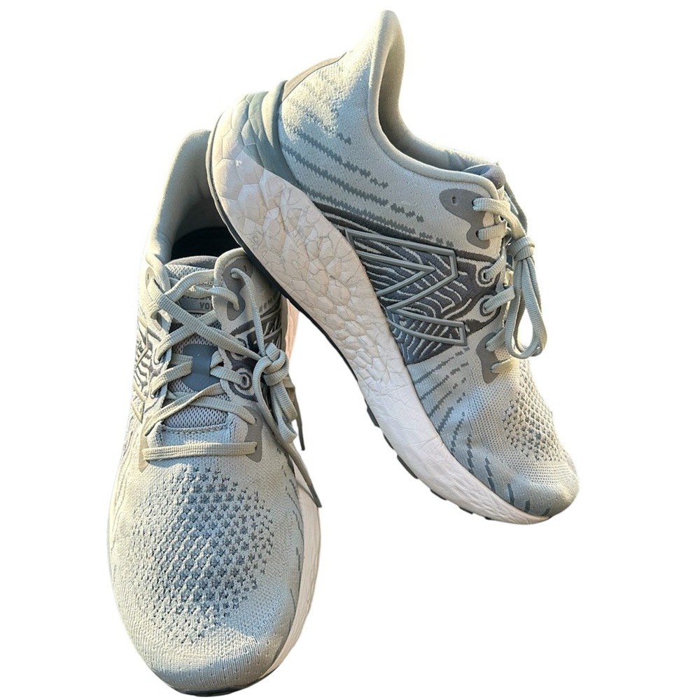 New Balance Men's X Vongo V5 Running Shoe
- 10.5- 4e Extra Wide Gently Used! - Picture 2 of 5